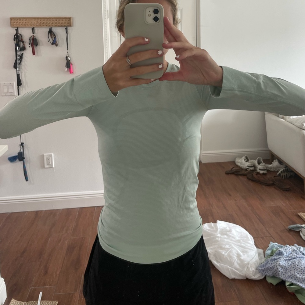 LULULEMON LONG SLEEVE
